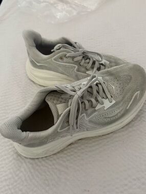 Hoka One One Women's Light Gray Lace-Up Running Sneakers